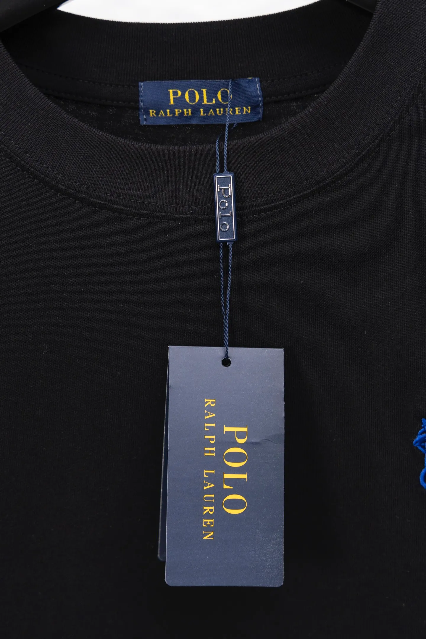 P190 model number/F121 POLO Ralph Lauren new model on the market 25ss 350G heavy washed and worn high-end short sleeves. The front panel is matched with a small logo and the back panel is cut and patched to embroider. A couple's short T. A high-end simple style that you will never get tired of. Pocket patch embroidery is simple style. Advanced temperament. Perfect detail processing💯 The classic logo logo upper body is super good-looking. Fabric: 300g. Version: loose T-shirt. Color: black and white.